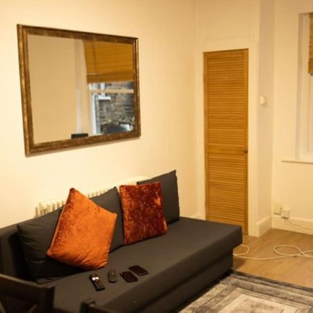 Manor Court Apartment London Bagian luar foto