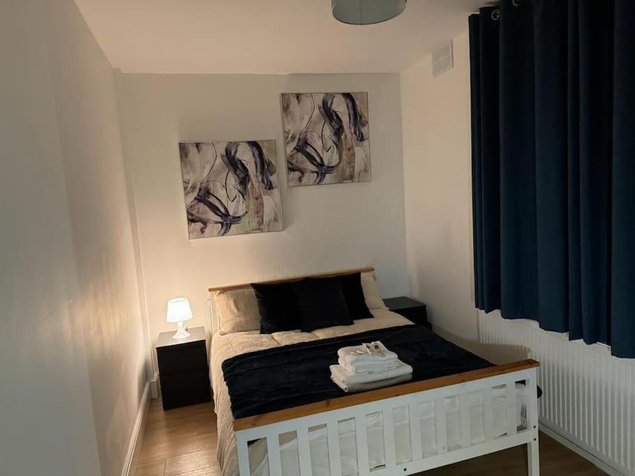 Manor Court Apartment London Bagian luar foto