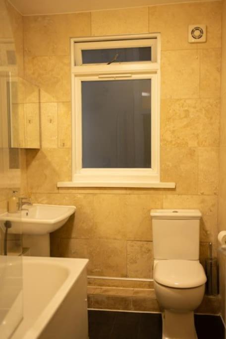 Manor Court Apartment London Bagian luar foto