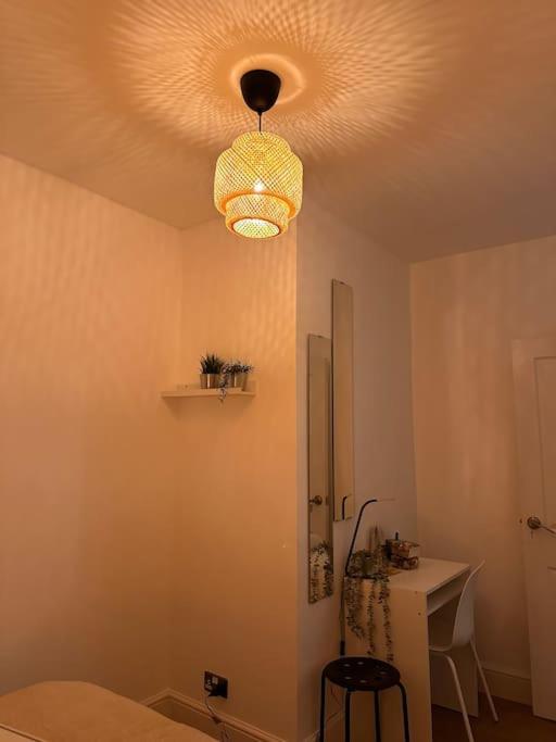 Manor Court Apartment London Bagian luar foto