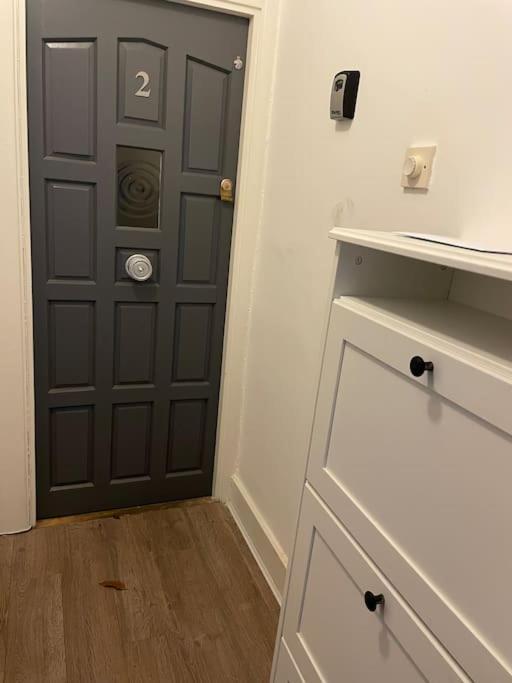 Manor Court Apartment London Bagian luar foto