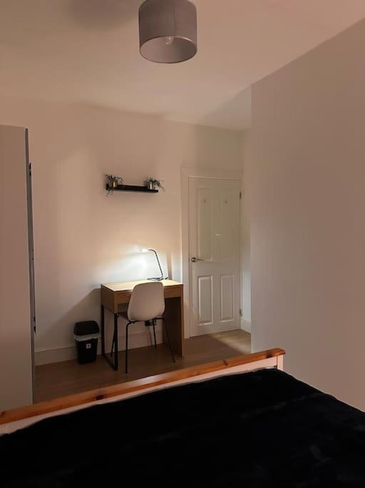 Manor Court Apartment London Bagian luar foto